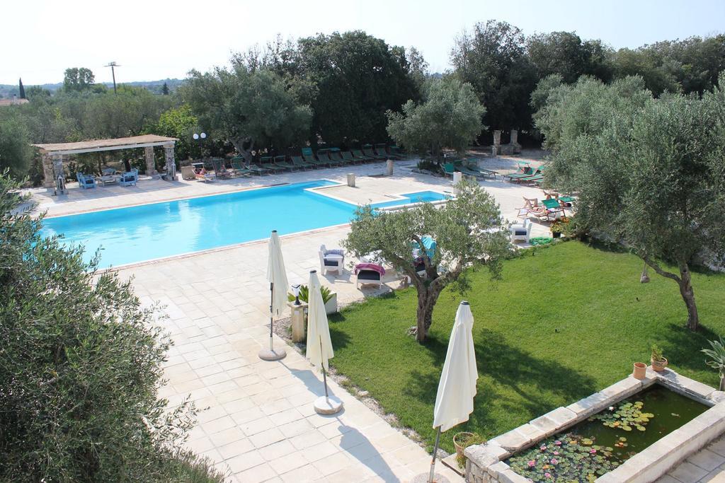 Agriturismo Tenuta Sant'Antonio Cerfignano Eksteriør billede